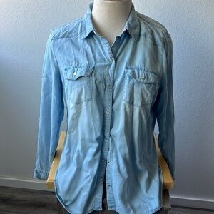 Indigo top light blue denim size XL, women’s snap up
